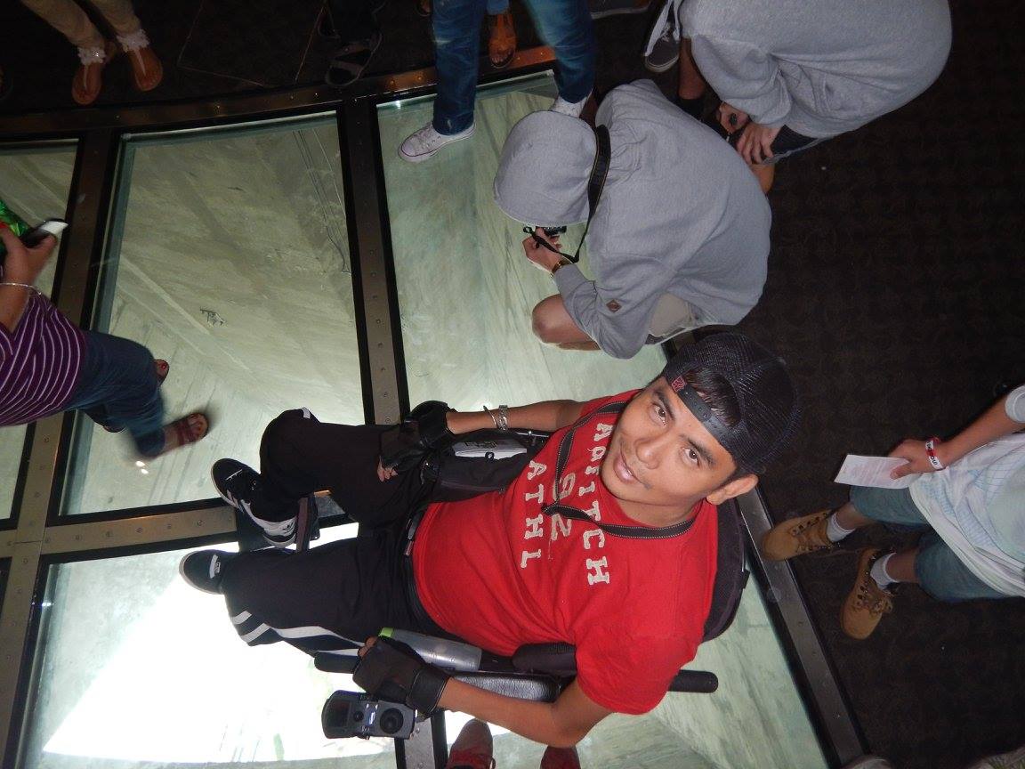glass floor at CN Tower