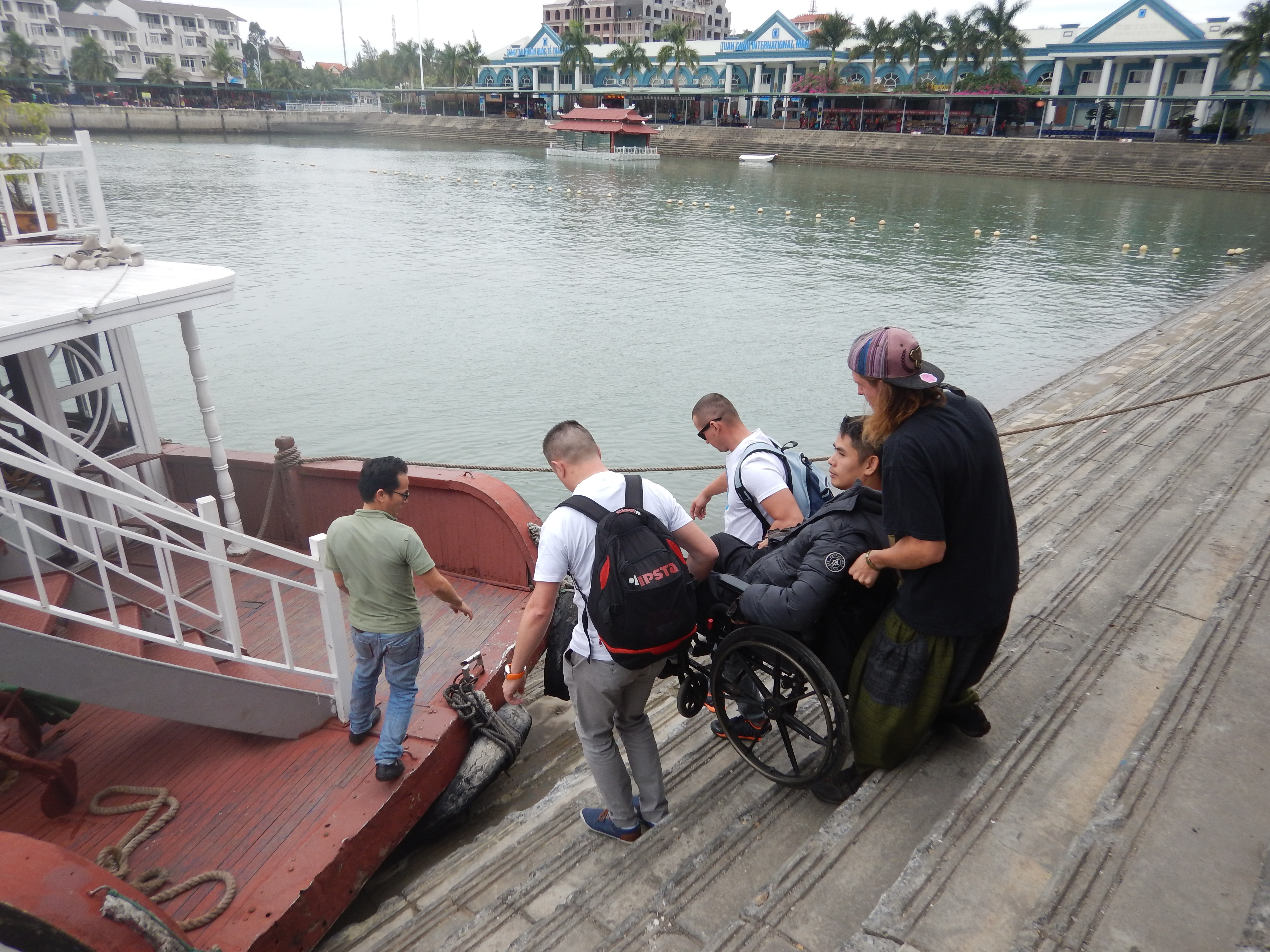 so many stairs, so had to be carried onto the boat